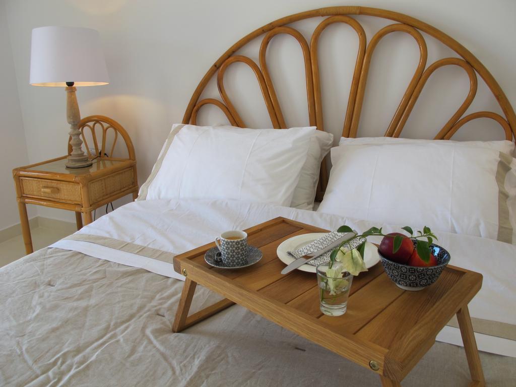 Seafront Calista Beach House With Garden กลีฟาดา ภายนอก รูปภาพ
