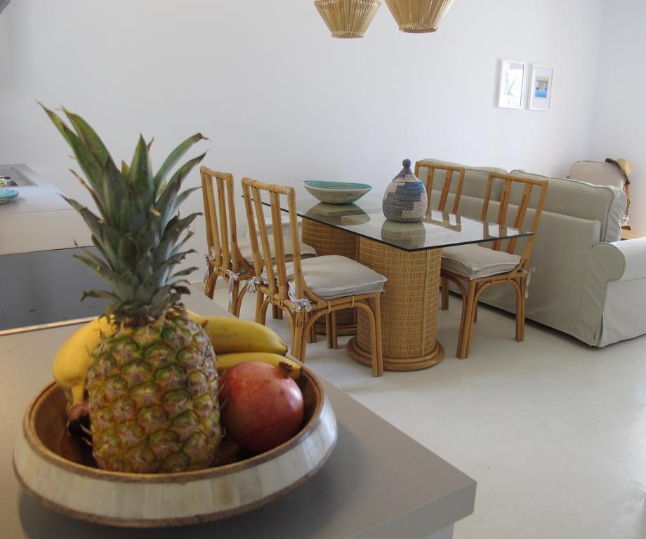 Seafront Calista Beach House With Garden กลีฟาดา ภายนอก รูปภาพ