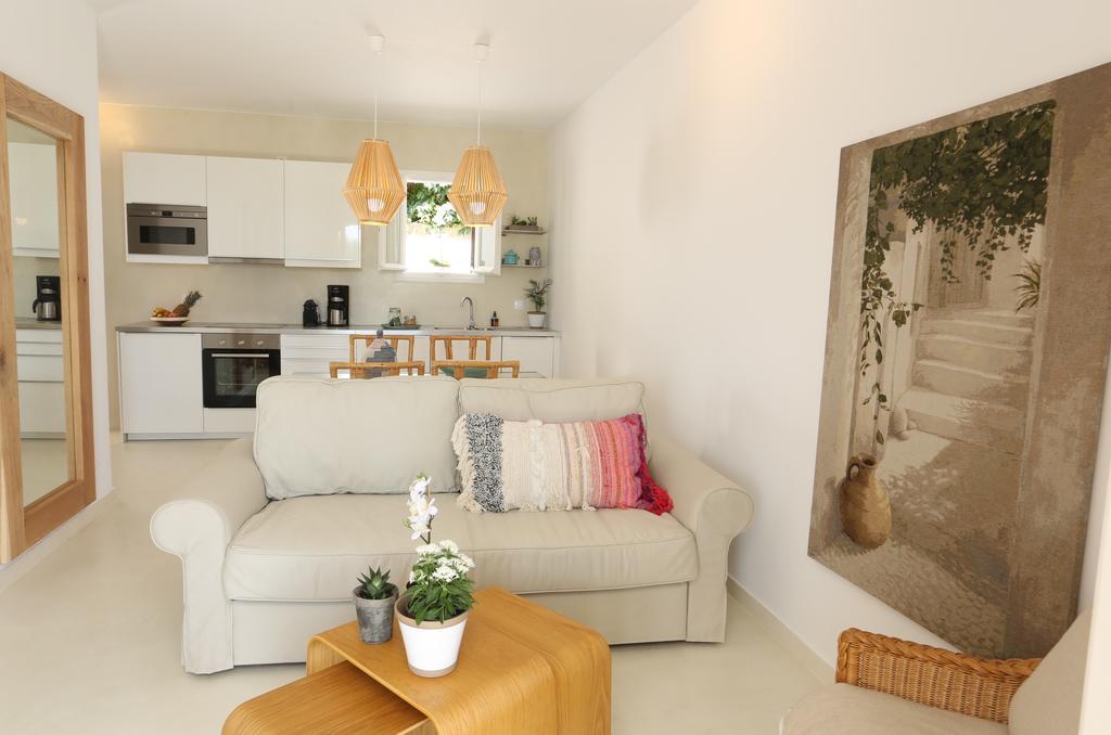 Seafront Calista Beach House With Garden กลีฟาดา ภายนอก รูปภาพ